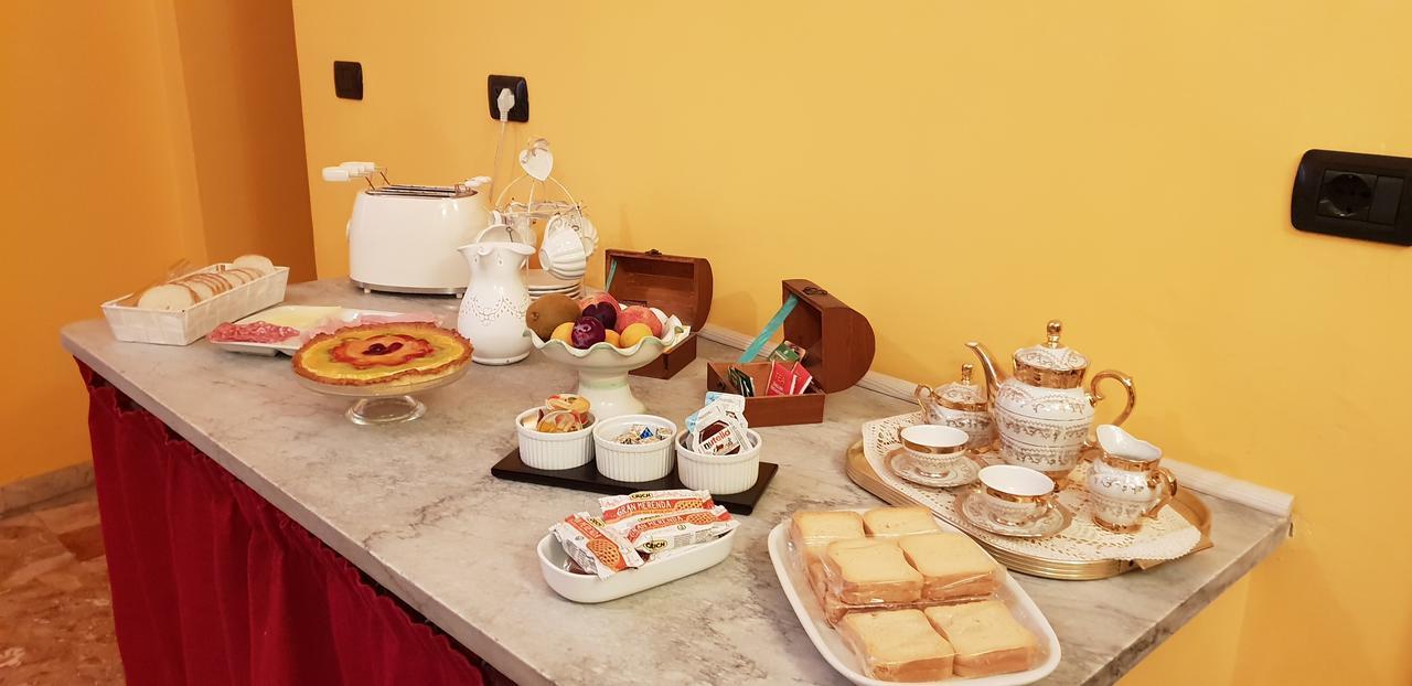 ナポリ ア カーザ ディ マンマ Bed & Breakfast エクステリア 写真
