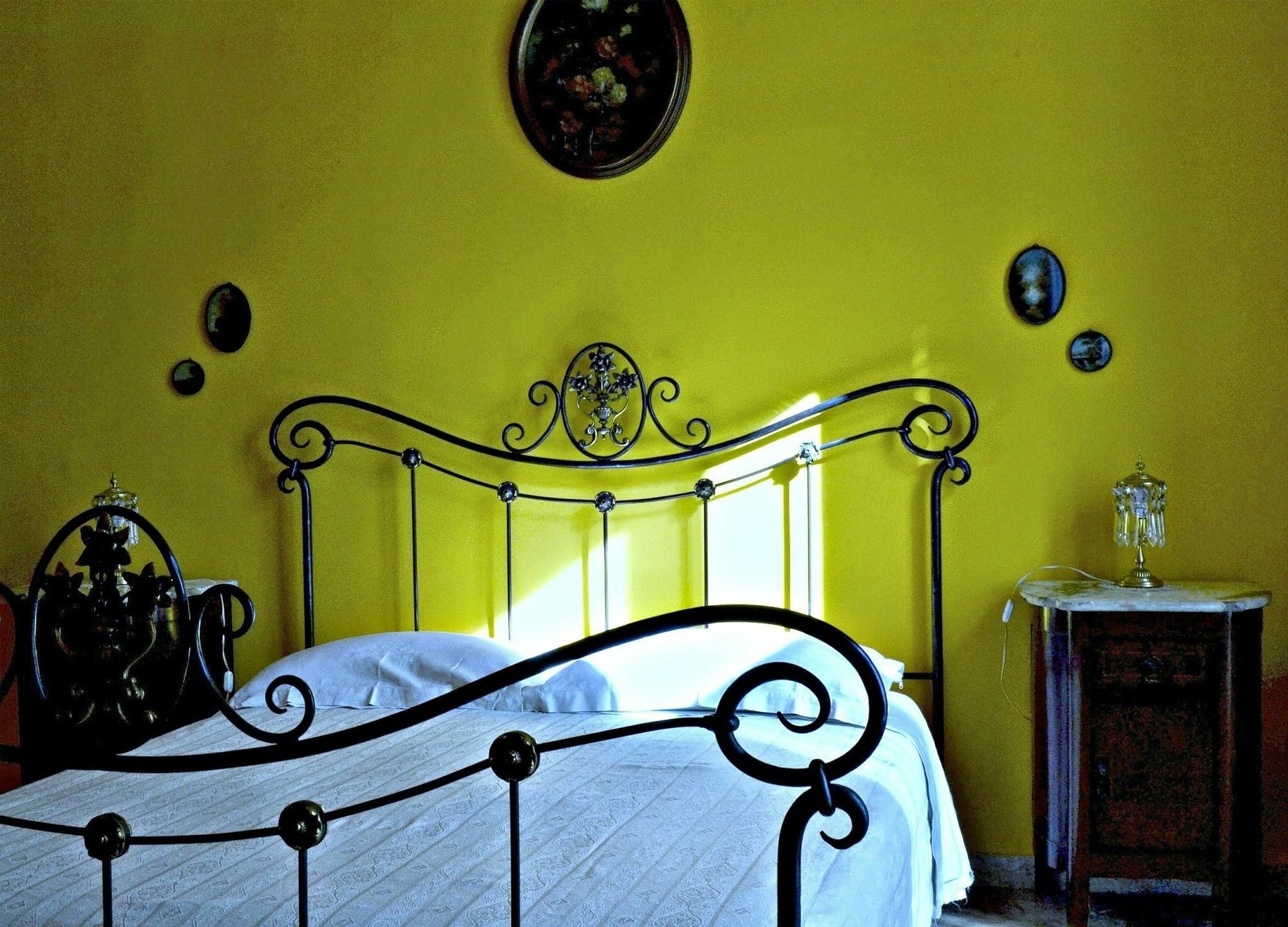 ナポリ ア カーザ ディ マンマ Bed & Breakfast エクステリア 写真