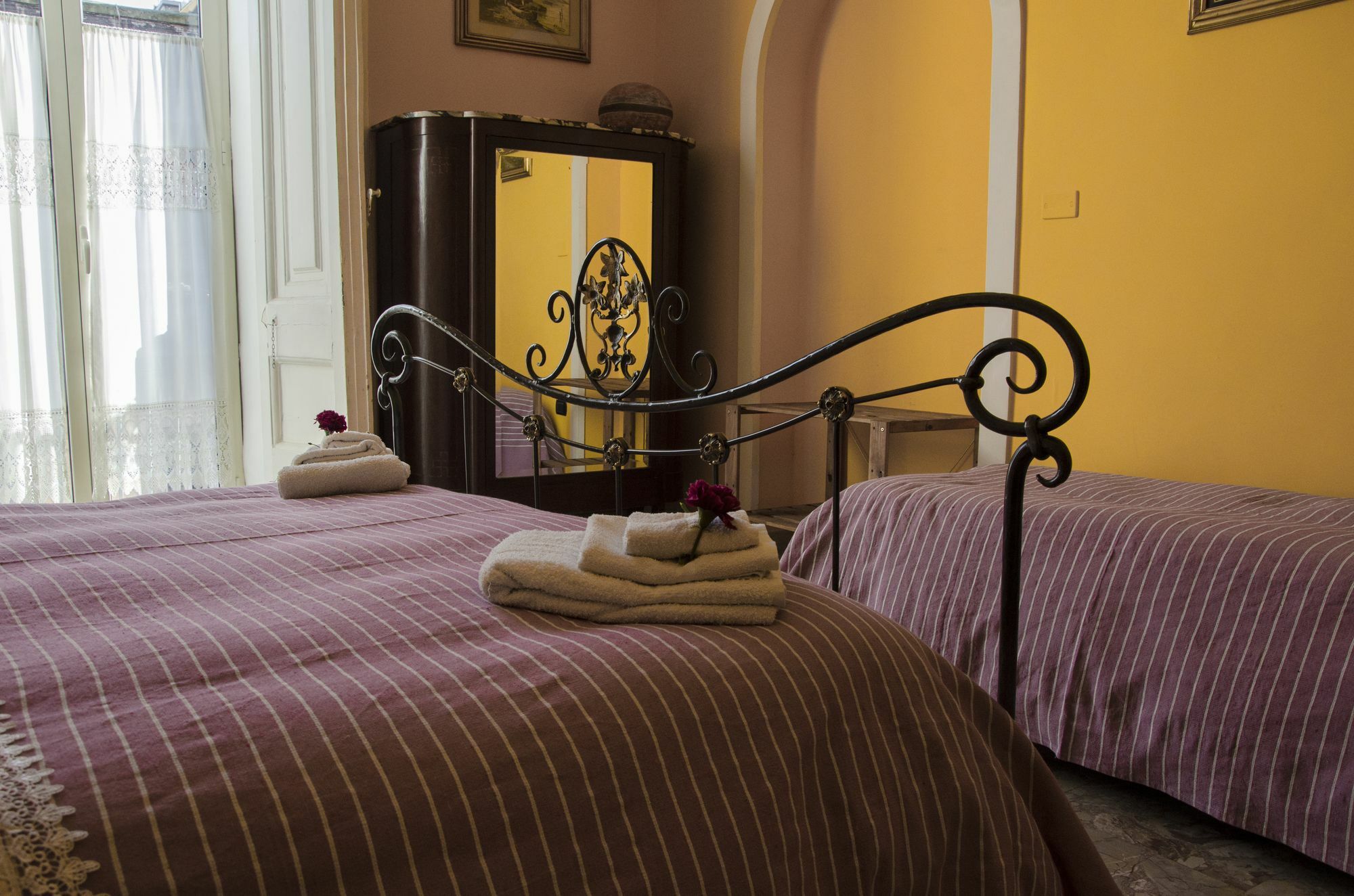 ナポリ ア カーザ ディ マンマ Bed & Breakfast エクステリア 写真