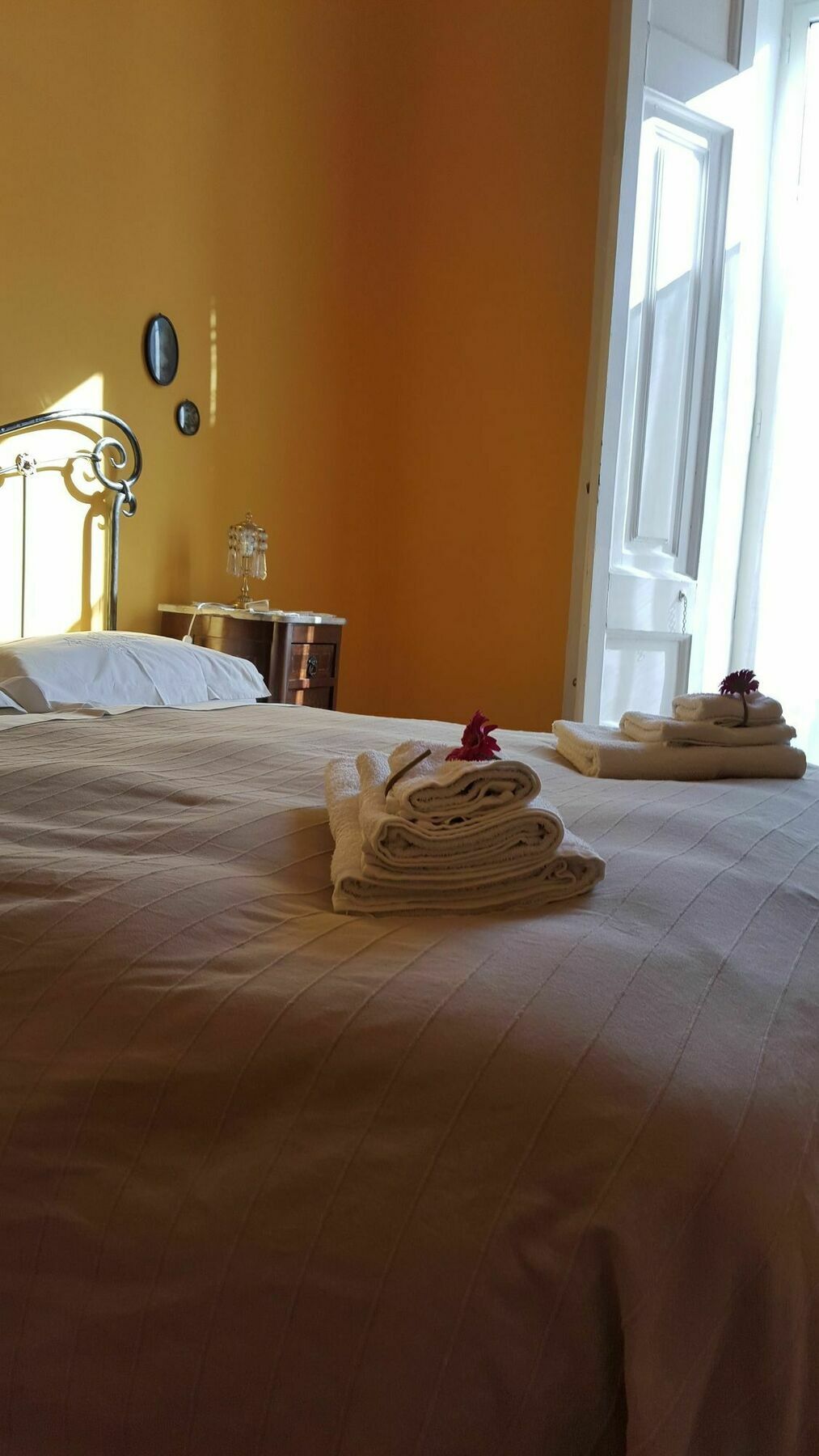 ナポリ ア カーザ ディ マンマ Bed & Breakfast エクステリア 写真