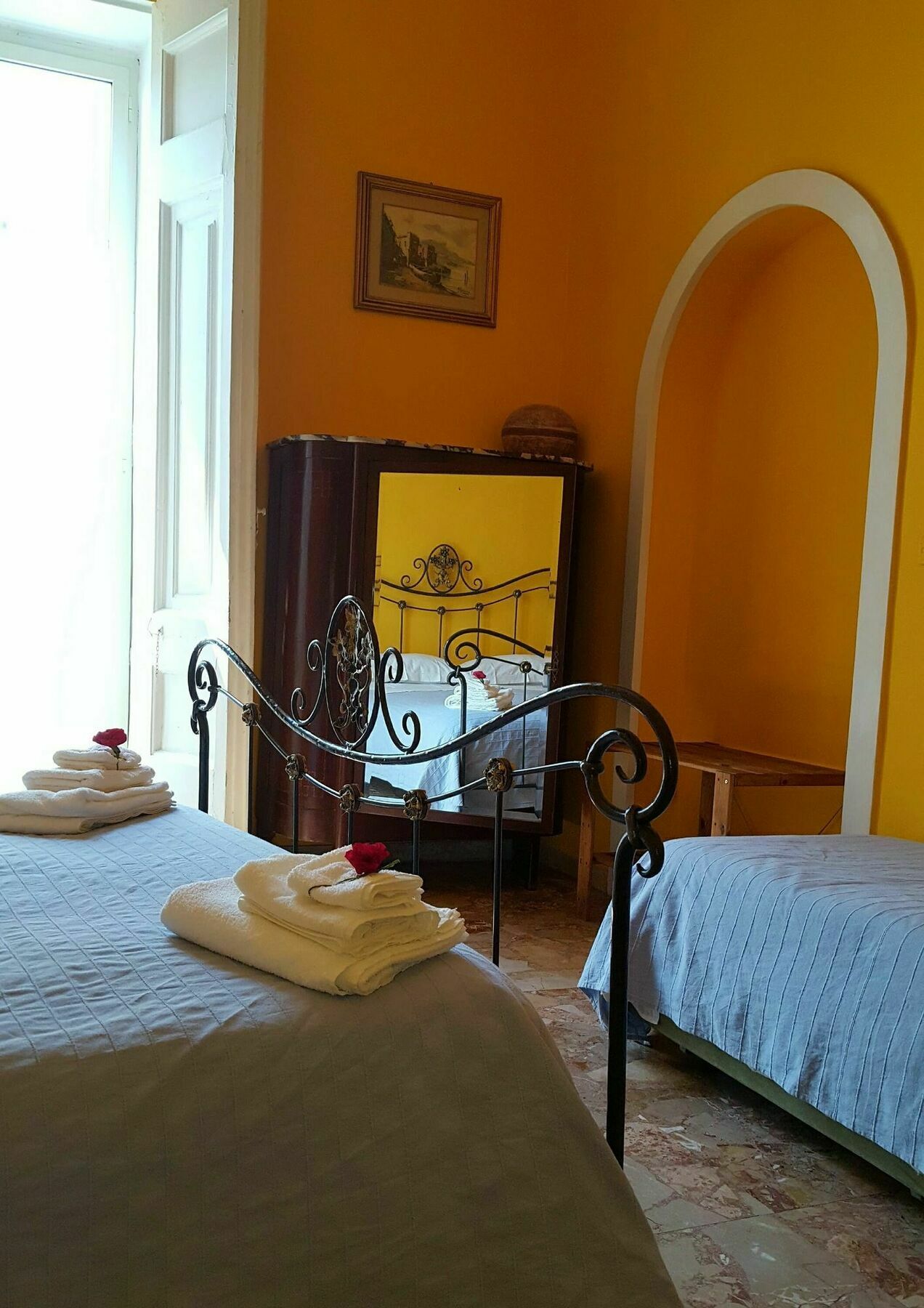 ナポリ ア カーザ ディ マンマ Bed & Breakfast エクステリア 写真
